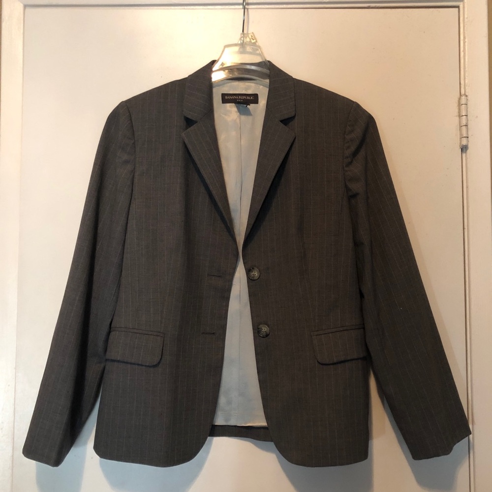 Banana Republic Women’s Gray pinstriped Blazer